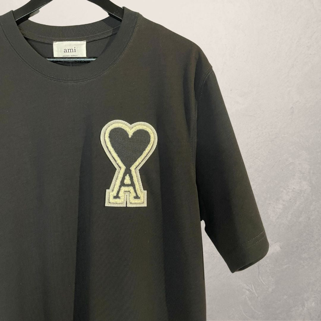 AMI black logo boxy t shirt M