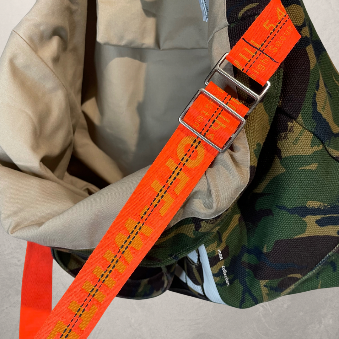 Off White camouflage tas met oranje band OS