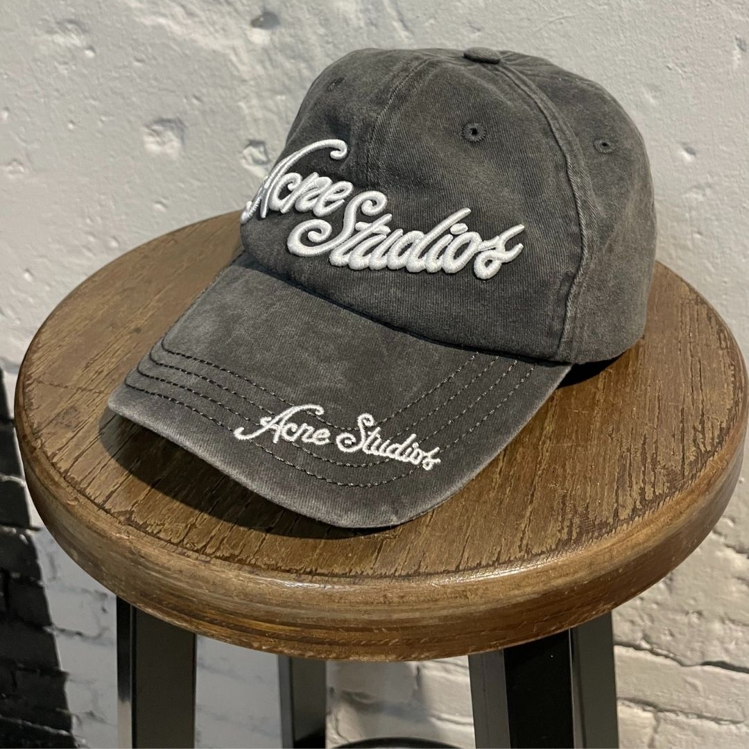 Acne Studios grijze logo pet 58
