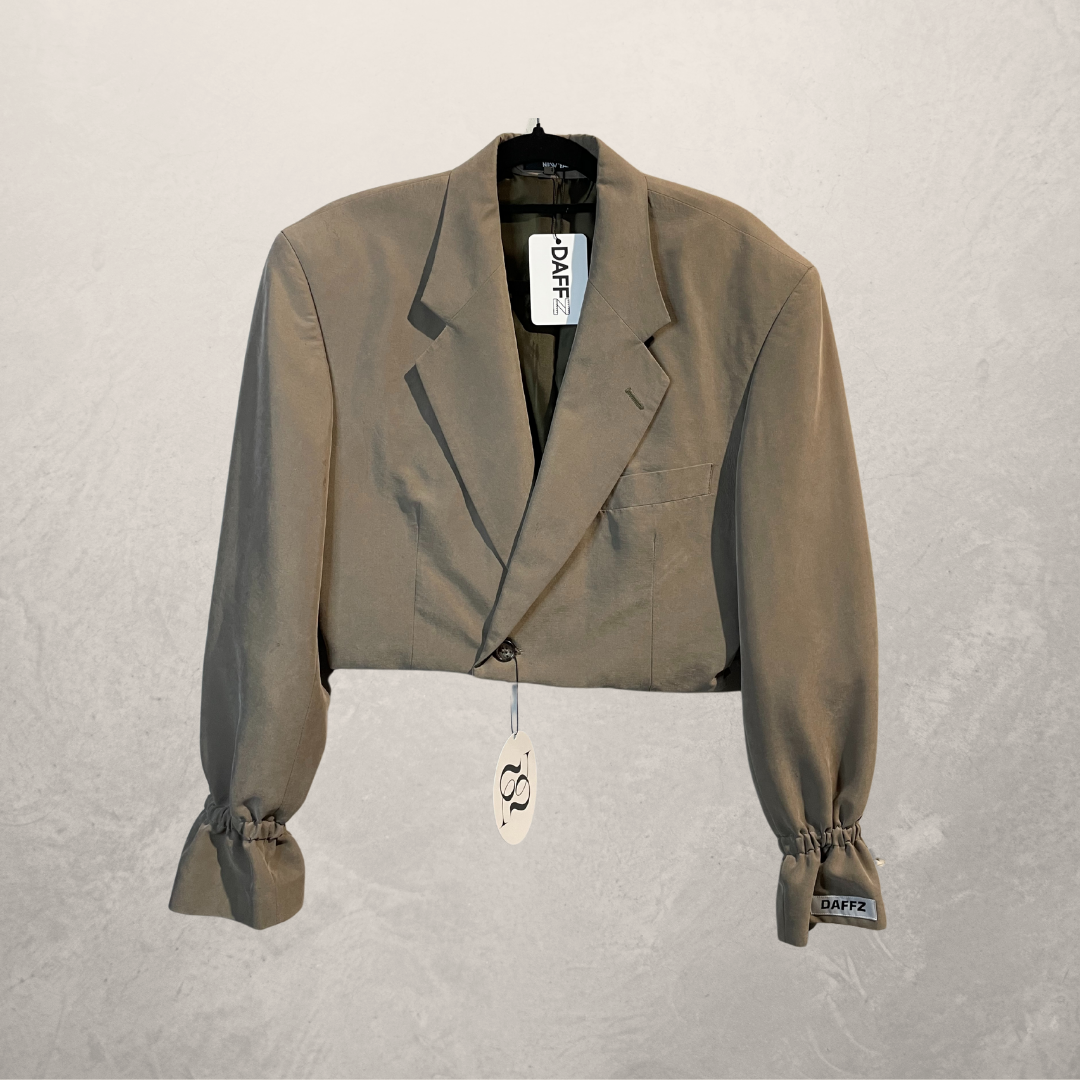 Beige Cropped blazer OS - by @DAFFZTheLabel