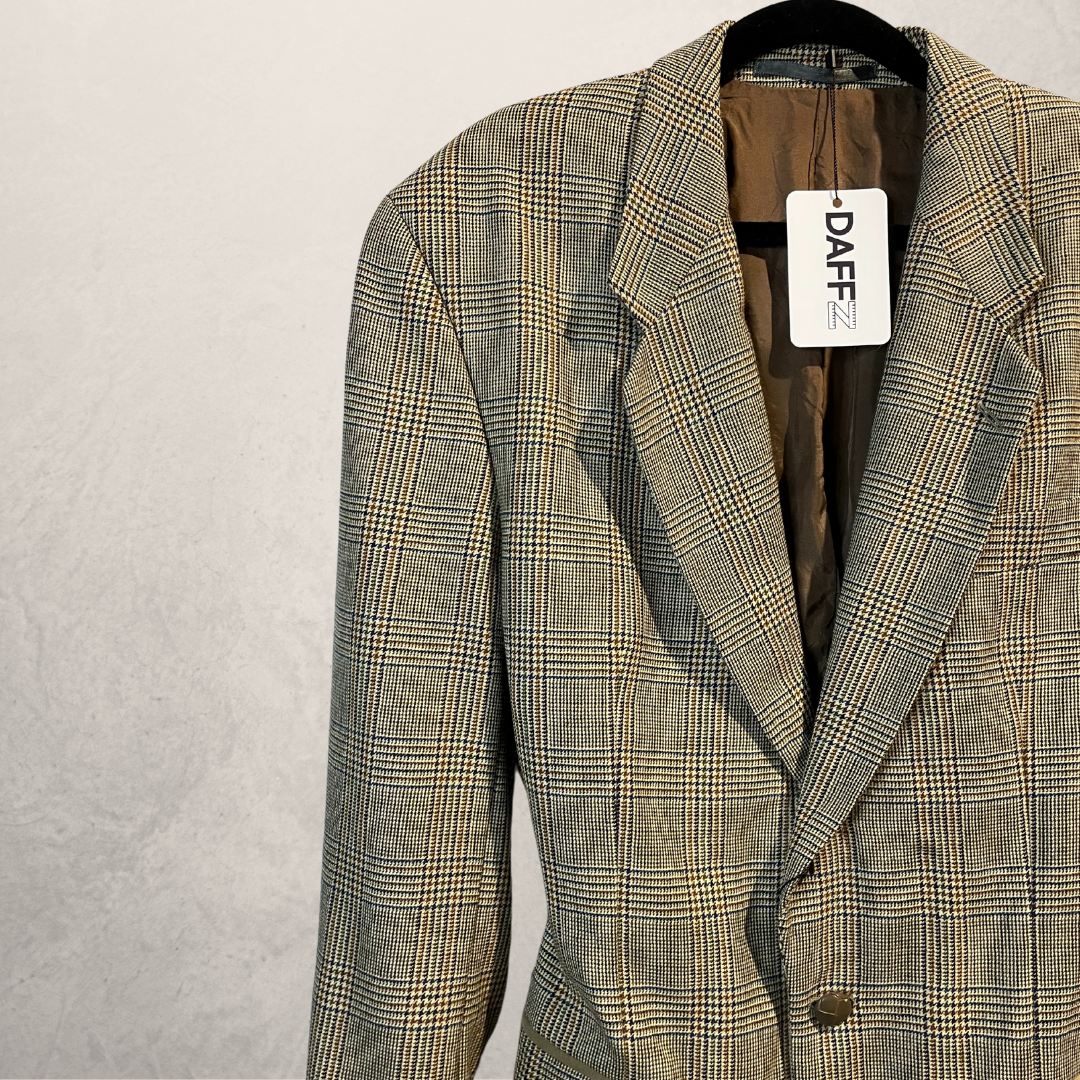 Beige tailored blazer OS - by @DAFFZTheLabel