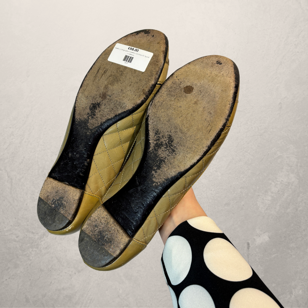 Burberry beige patent leather ballerina flats 40 (good condition)