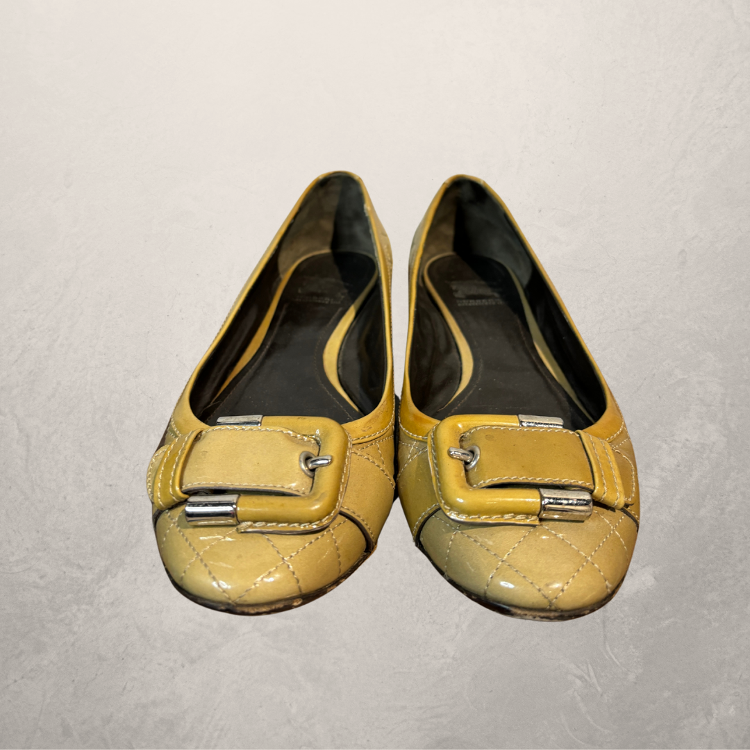 Burberry beige patent leather ballerina flats 40 (good condition)