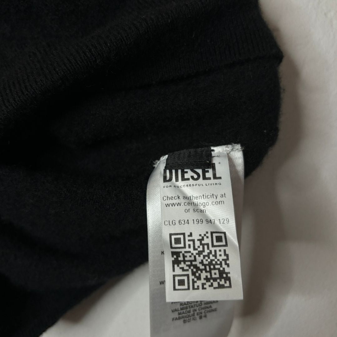 Diesel zwarte crop top met logo van 100% mohair in maat S