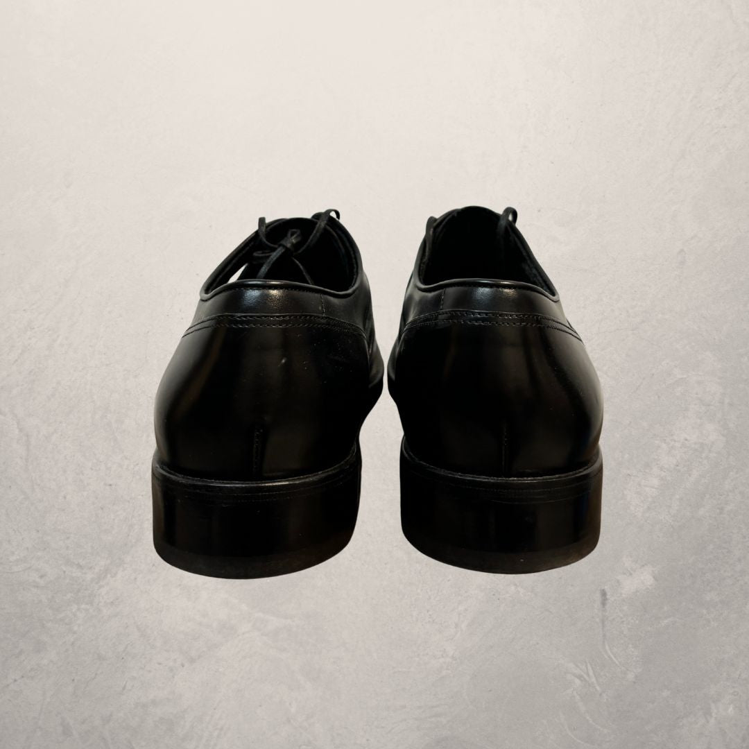 Ferragamo zwarte leren schoenen 41/42