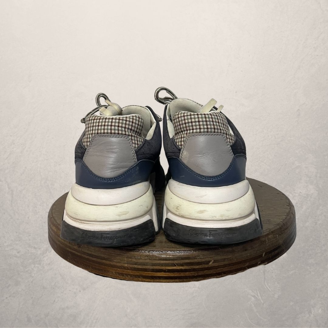 Ferragamo bruine tinten sneakers 41