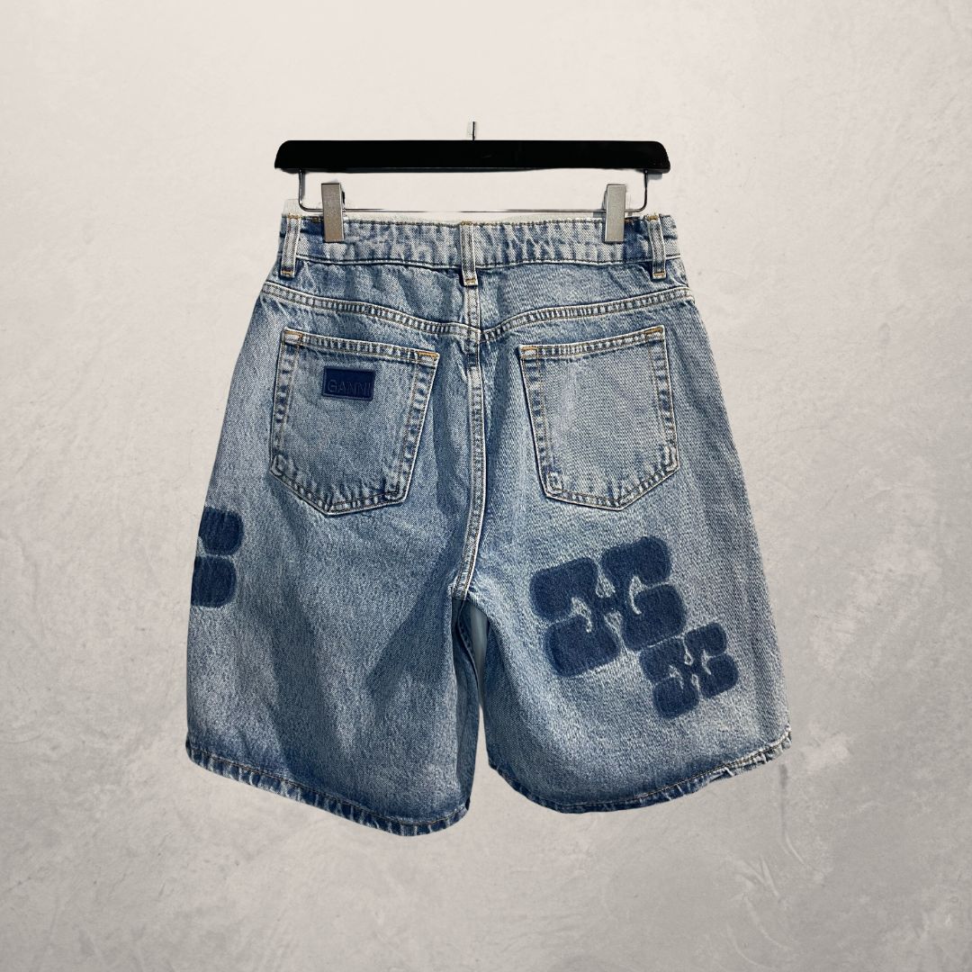 Ganni lichtblauwe logo lange denim shorts S
