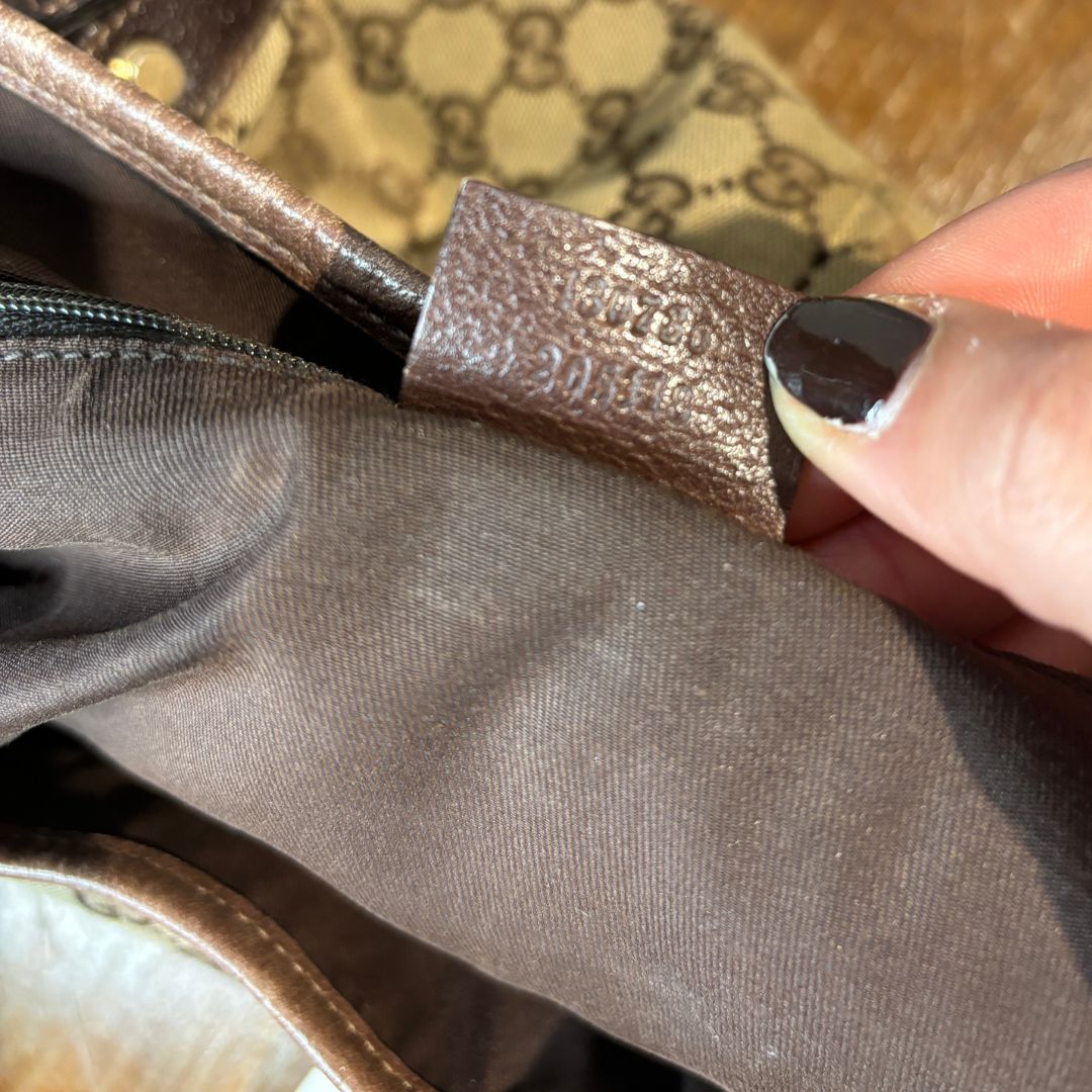 Gucci beige monogram Abbey shoulder bag - by Romae Studios