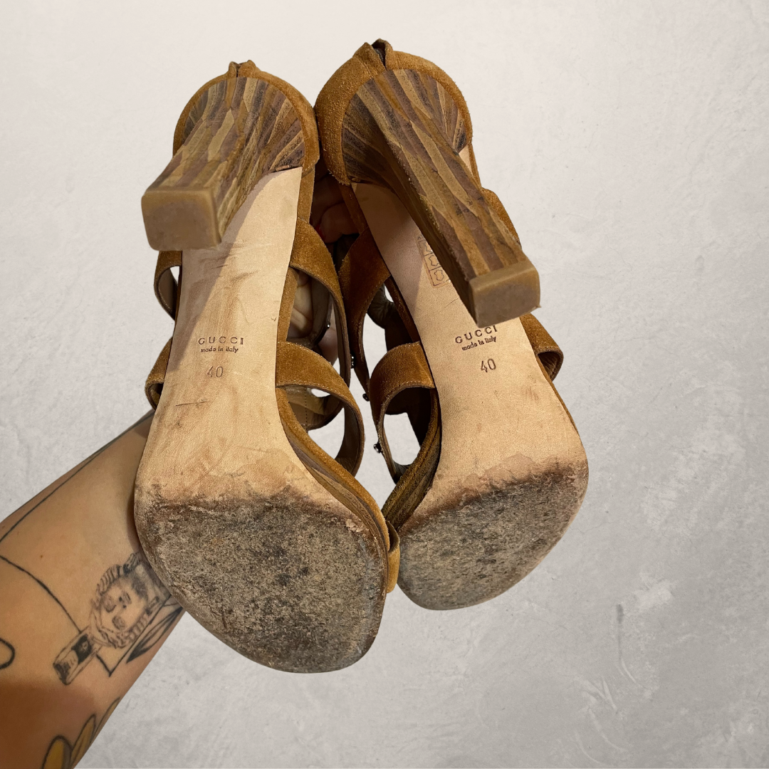 Gucci suède camel band hakken 40