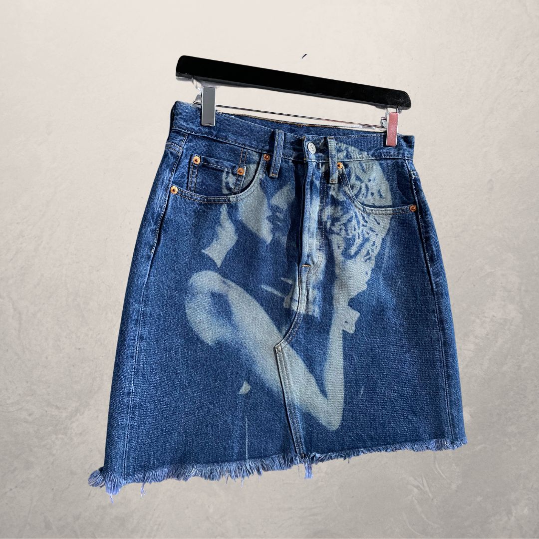 "Kiss" Levis light blue denim skirt 36/38 -by @TheRealClubIndigo