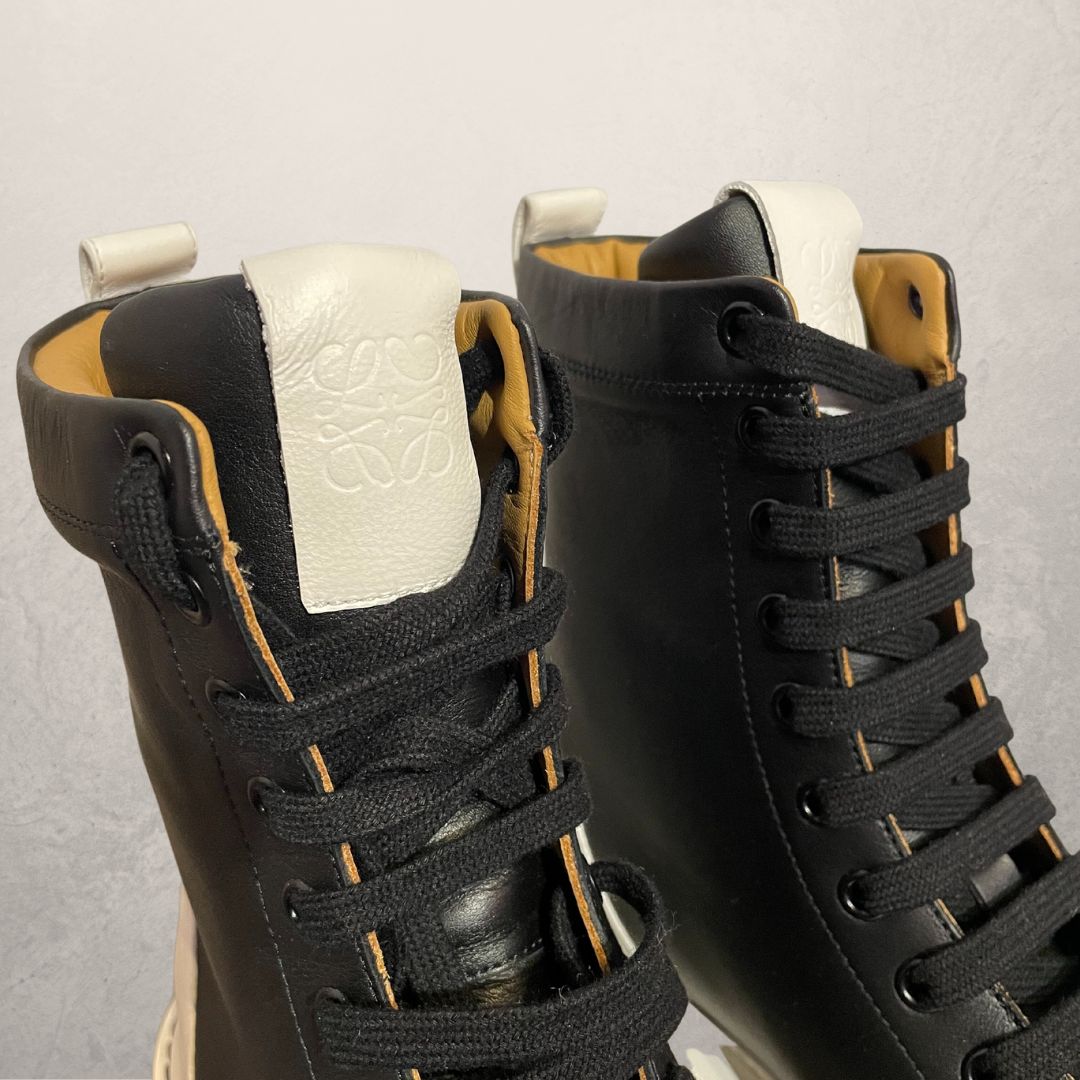 Loewe black & white leather ankle boots 41