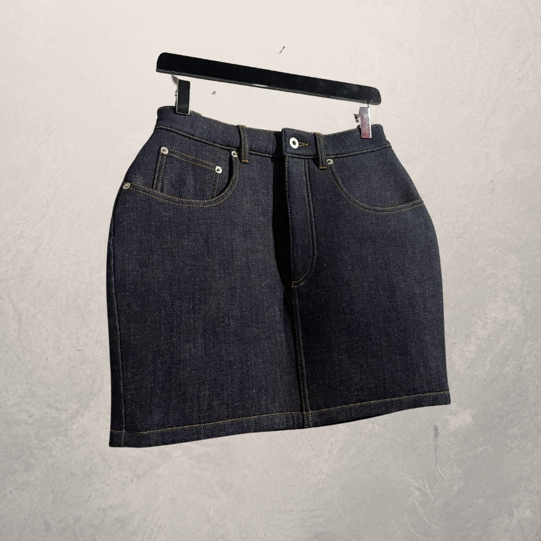 Loewe donkerblauwe heupvormige denim minirok met logo 36