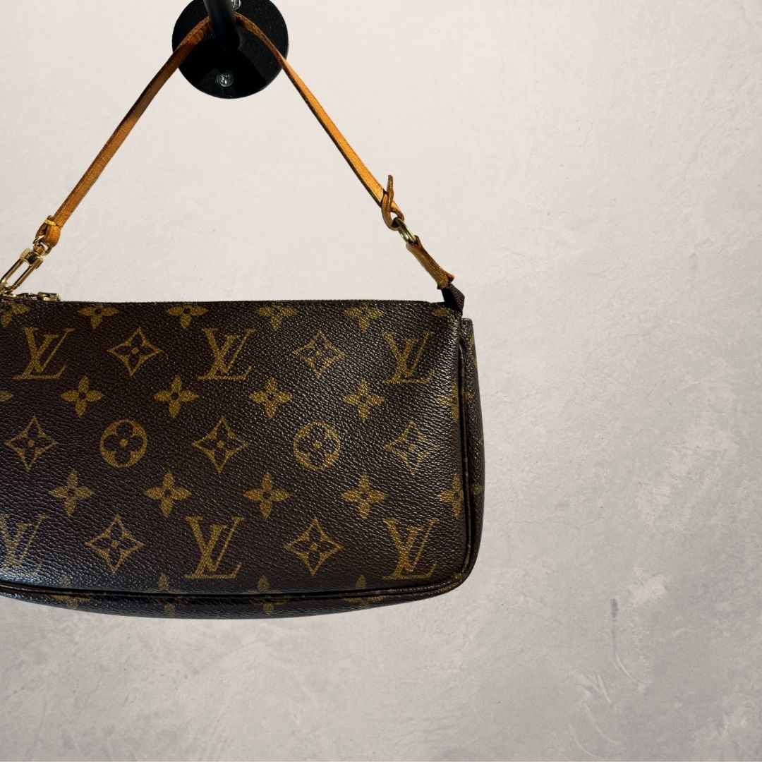 Louis Vuitton Pochette monogram bag - by Romae Studios