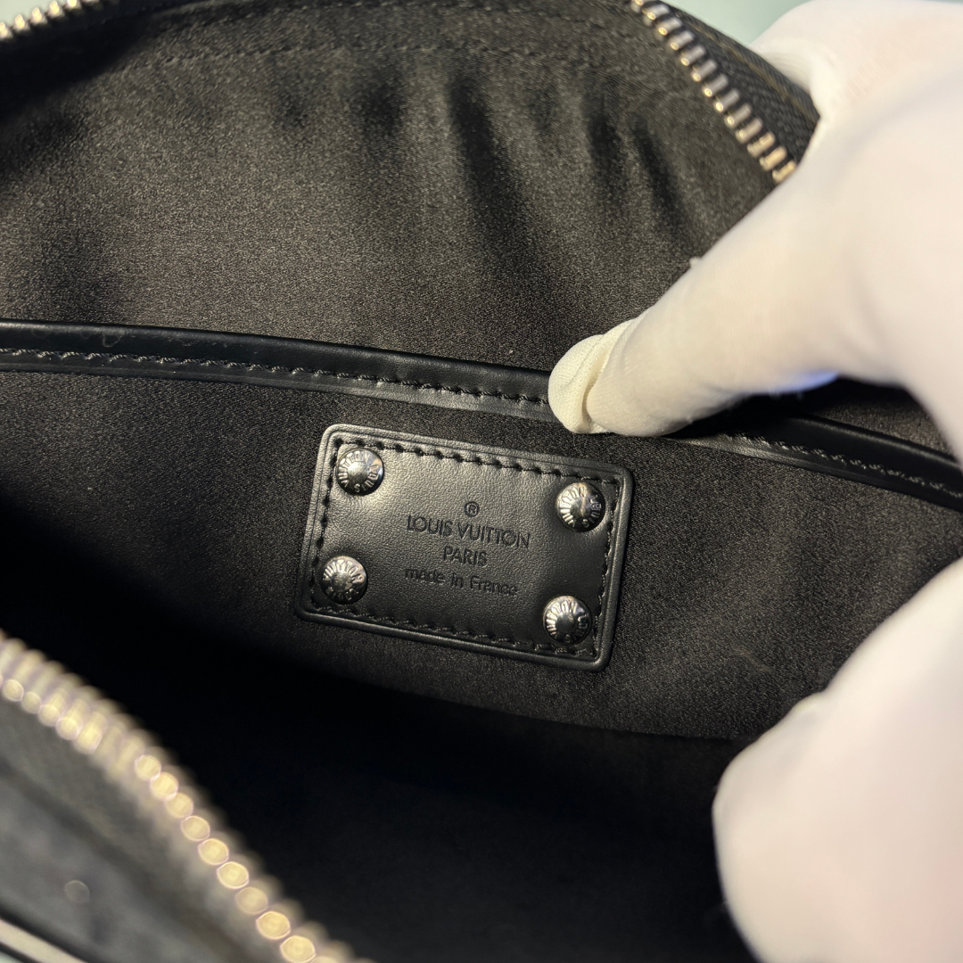 Louis Vuitton zwarte Conte de Fées 2002 handtas -door Romae Studios
