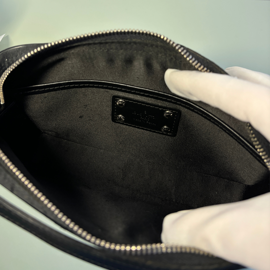 Louis Vuitton zwarte Conte de Fées 2002 handtas -door Romae Studios