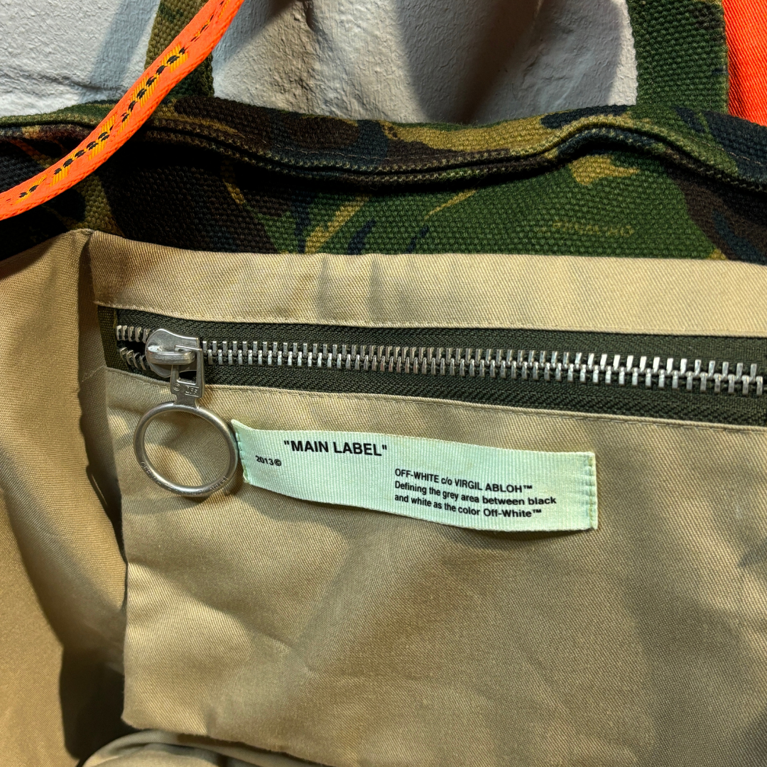Off White camouflage tas met oranje band OS