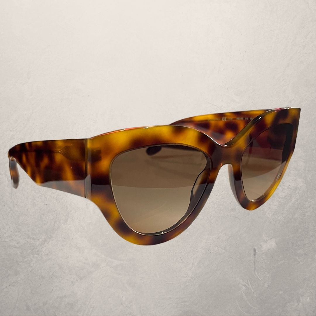 Victoria Beckham tortoise sunglasses OS
