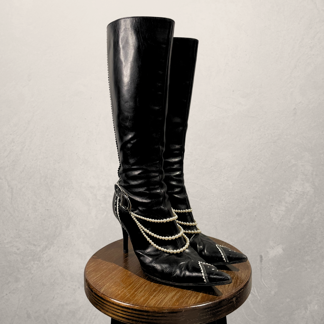 Vintage Dior 2000's black leather boots with pearls 39,5