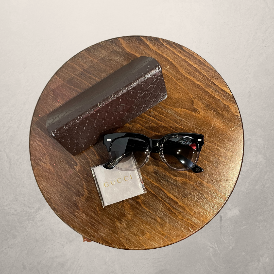 Gucci black sunglasses gradient lense (with case)