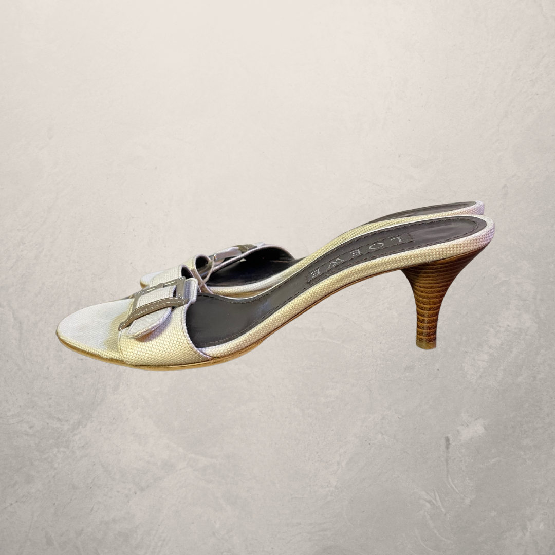 Vintage Loewe white buckle kitten heels 39