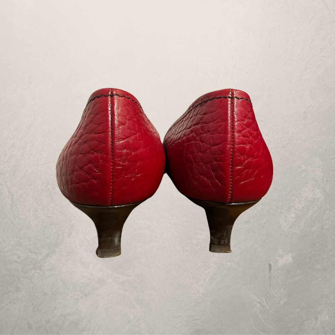 Vintage Prada rood lederen puntige kitten heels 38