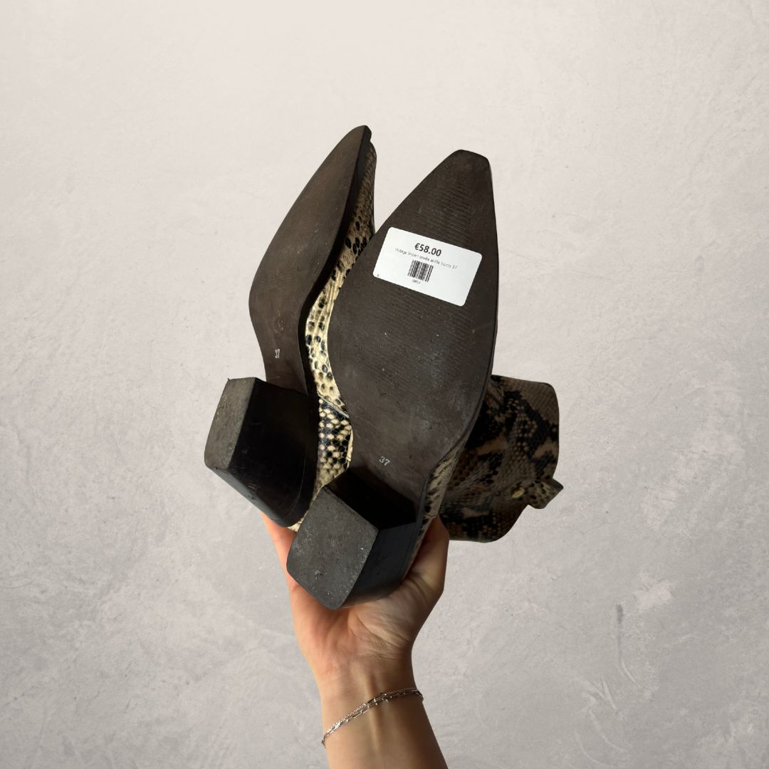 Vintage bruine enkellaarsjes met slangenprint, maat 37