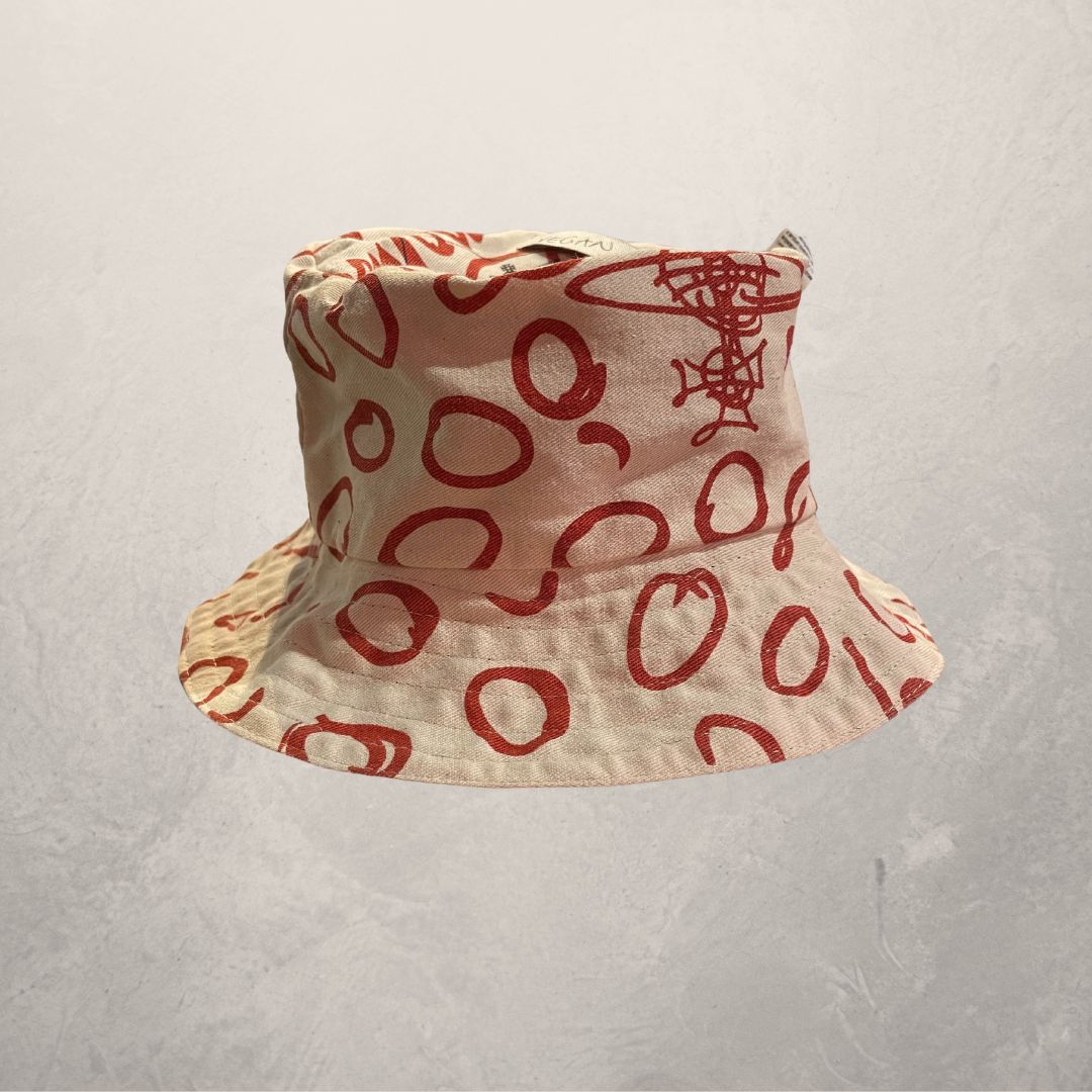 Vivienne Westwood zwarte omkeerbare vissershoed met embleem M