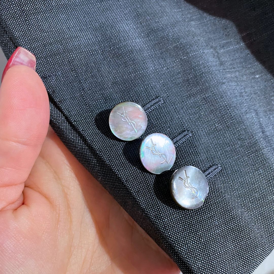 YSL grijs glanzend parelmoer logo knopen blazer 54