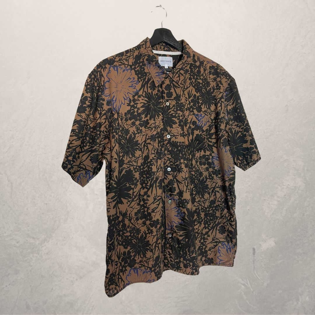 NORSE PROJECT bruin overhemd met print MAAT LARGE