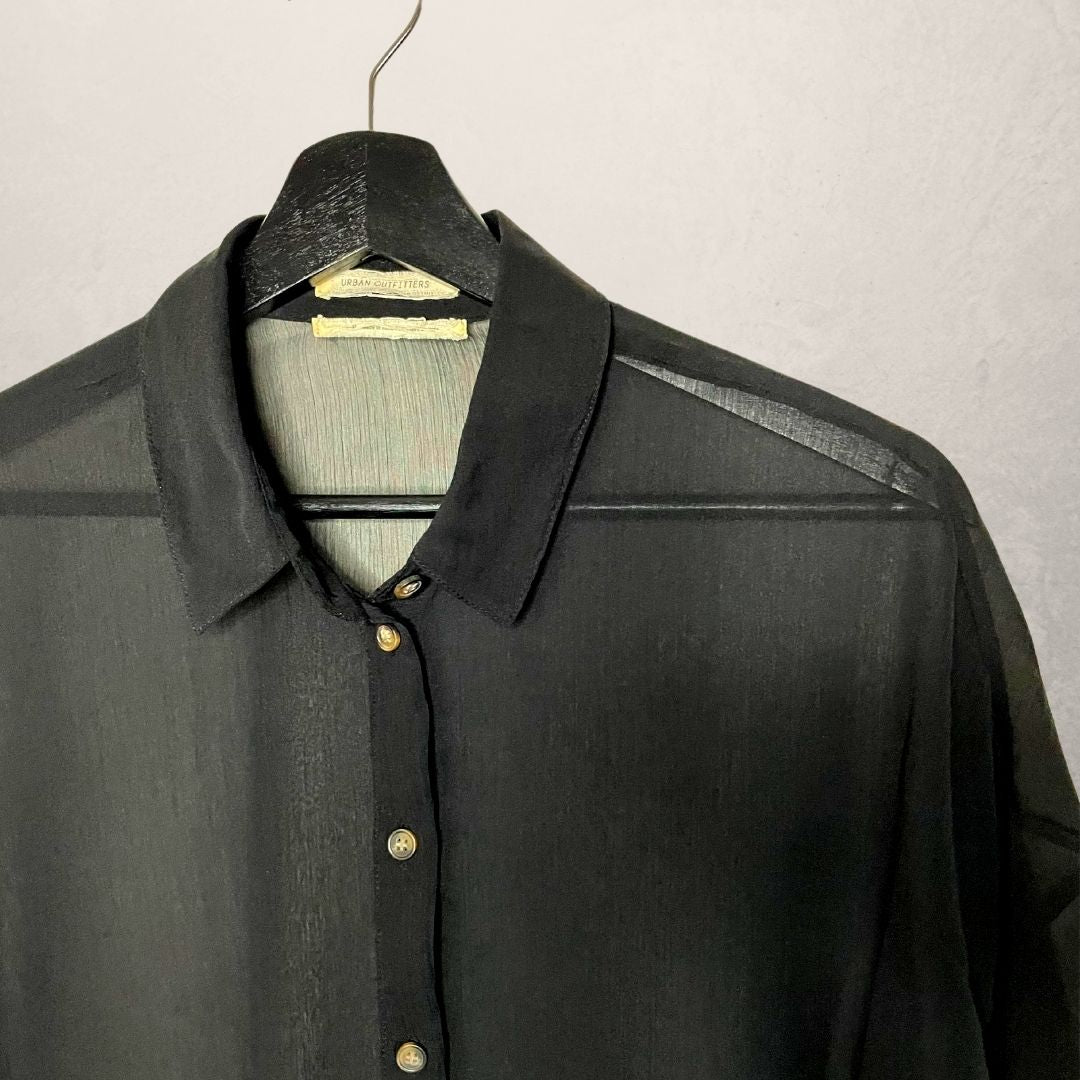 URBAN OUTFITTERS doorschijnende zwarte top MAAT KLEIN
