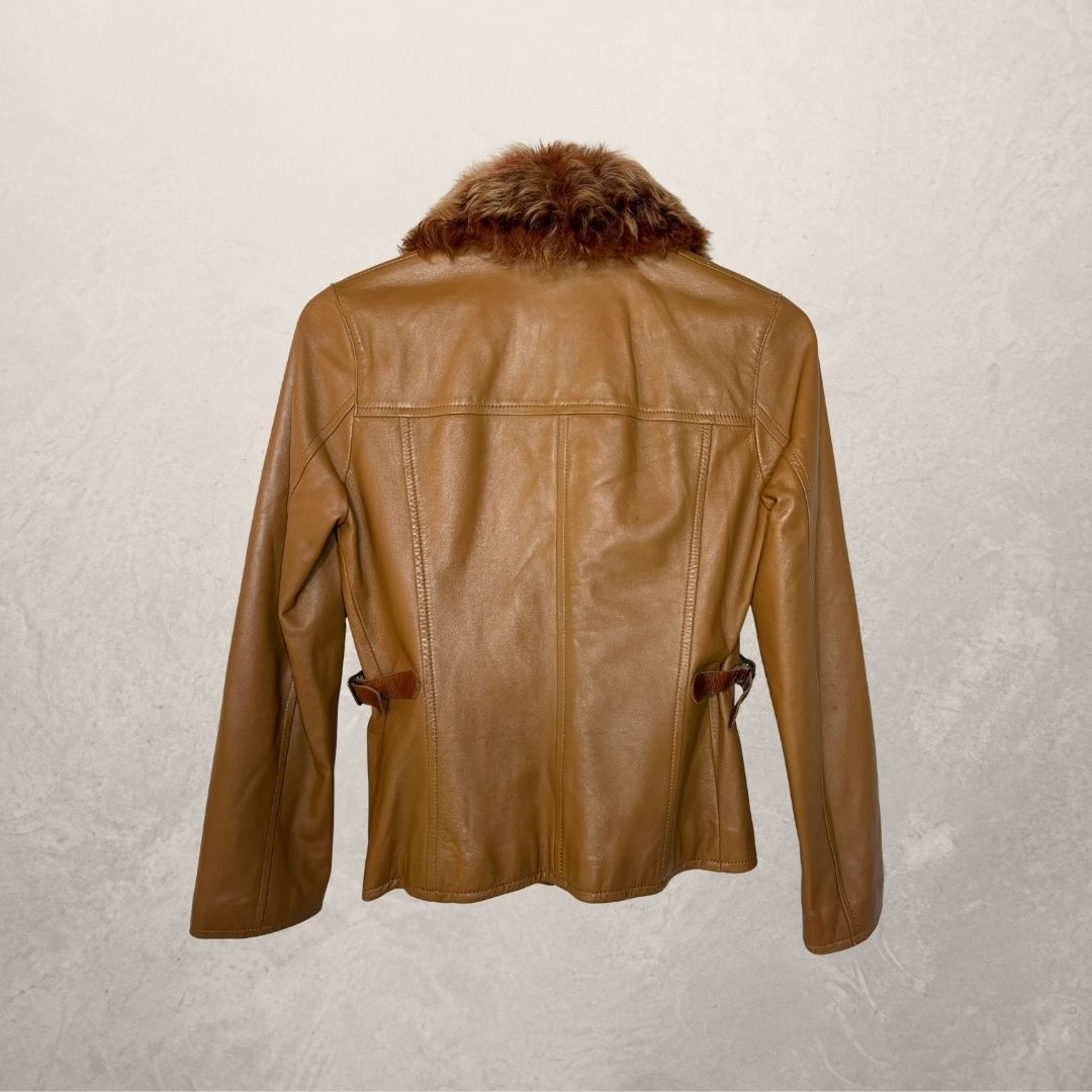 Burberry karamelbruin leren jack met bontkraag, getailleerd, maat XS/S