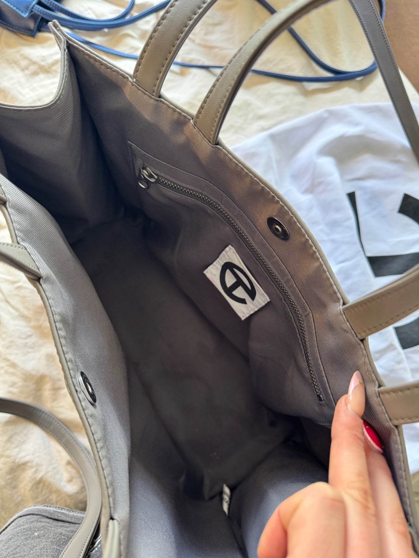 Telfar gray medium tote bag (good condition)