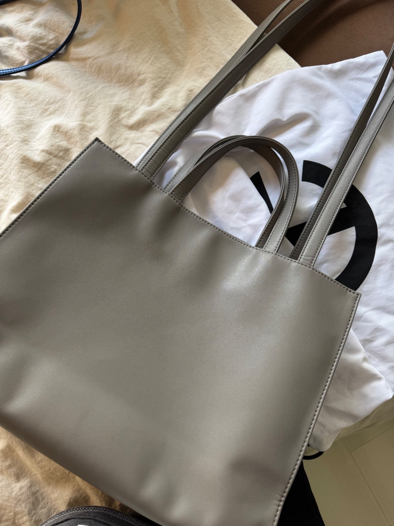 Telfar gray medium tote bag (good condition)