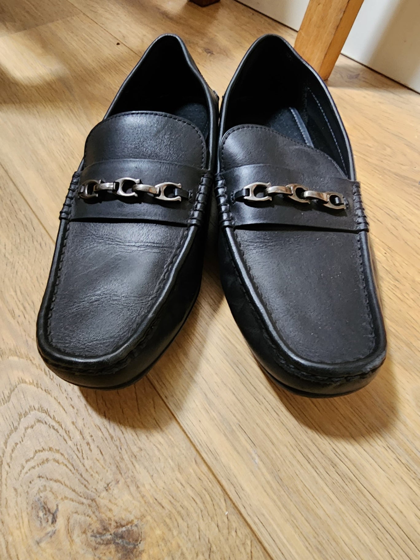 COACH Black leather chain loafers 40