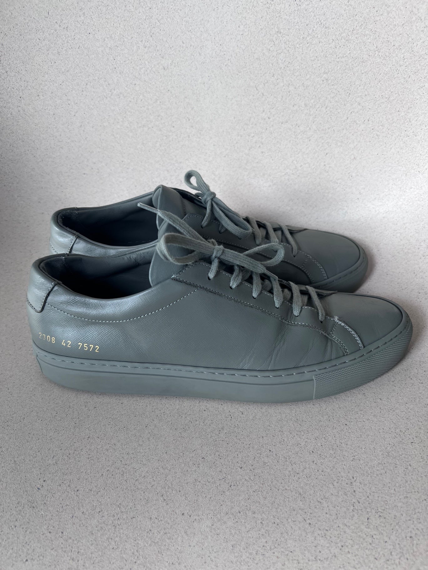 Common Projects Gray sneakers 42