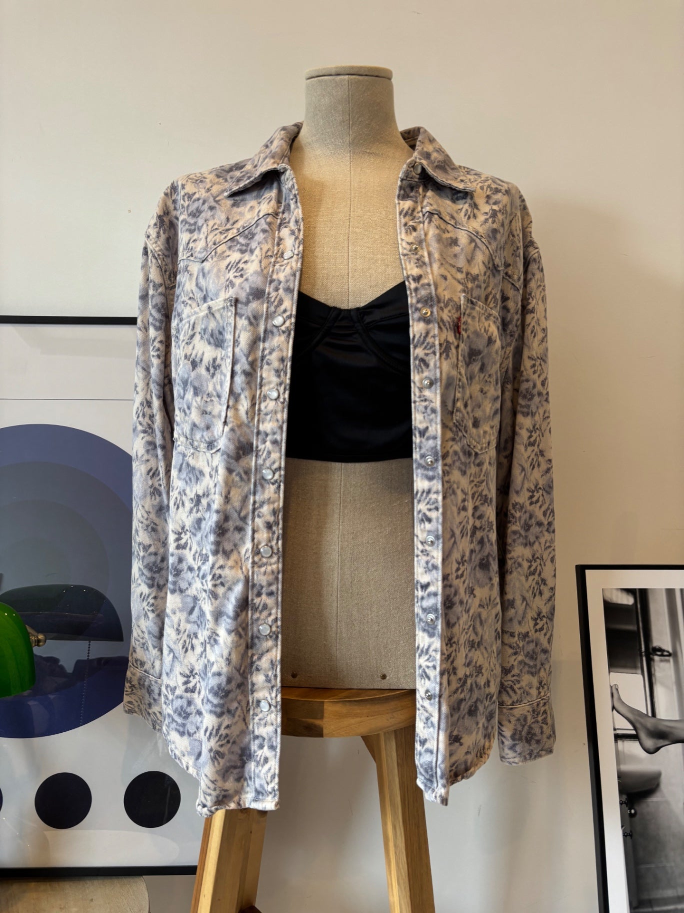 Levi's light blue floral print ls shirt XS