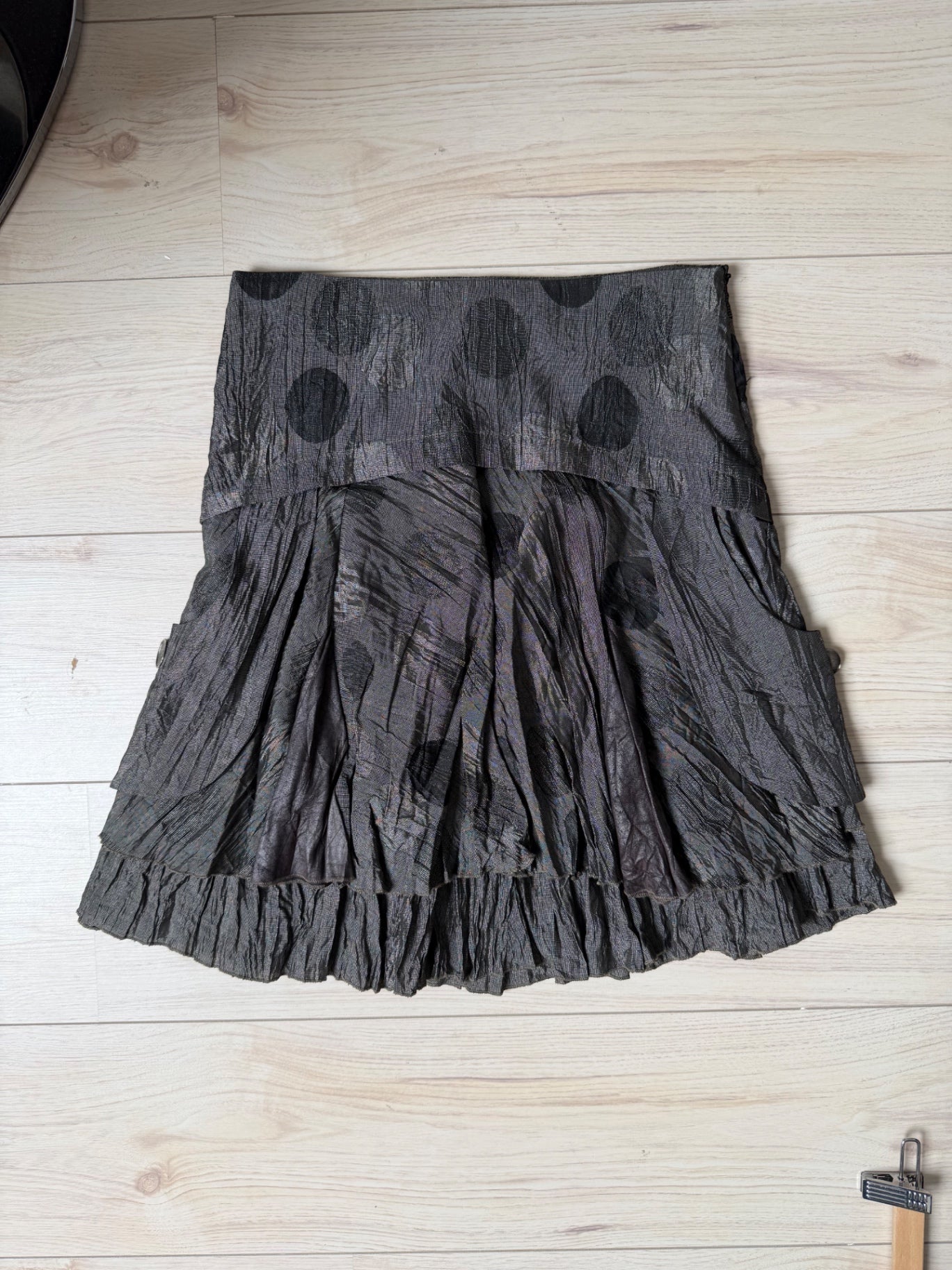 Patrice Bréal Grey and green shiny ruffle skirt S