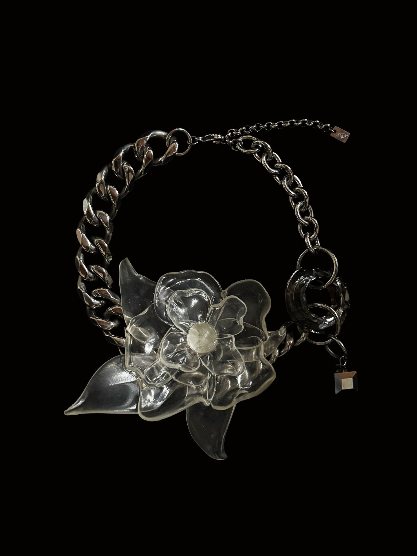 UPCYCLED FLOWER CHOKER - by weARCHIVE