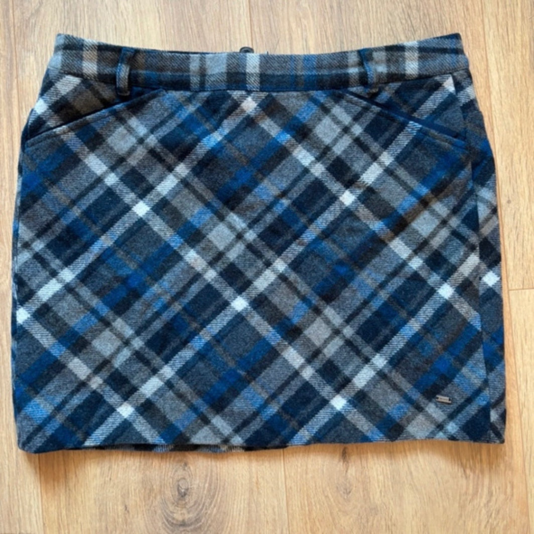 Tommy Hilfiger blue chekered skirt M