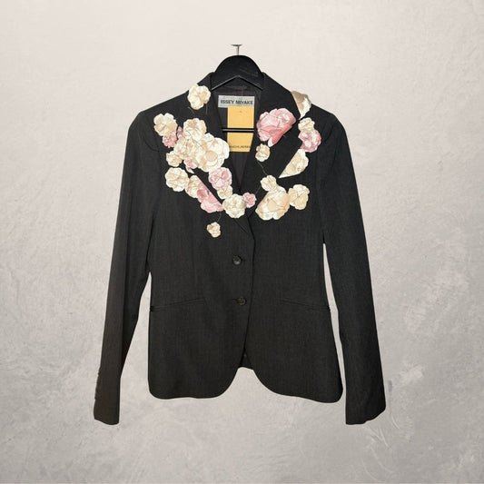 Issey Miyake	grey wool SS 2005 pink flower embroidered blazer XS