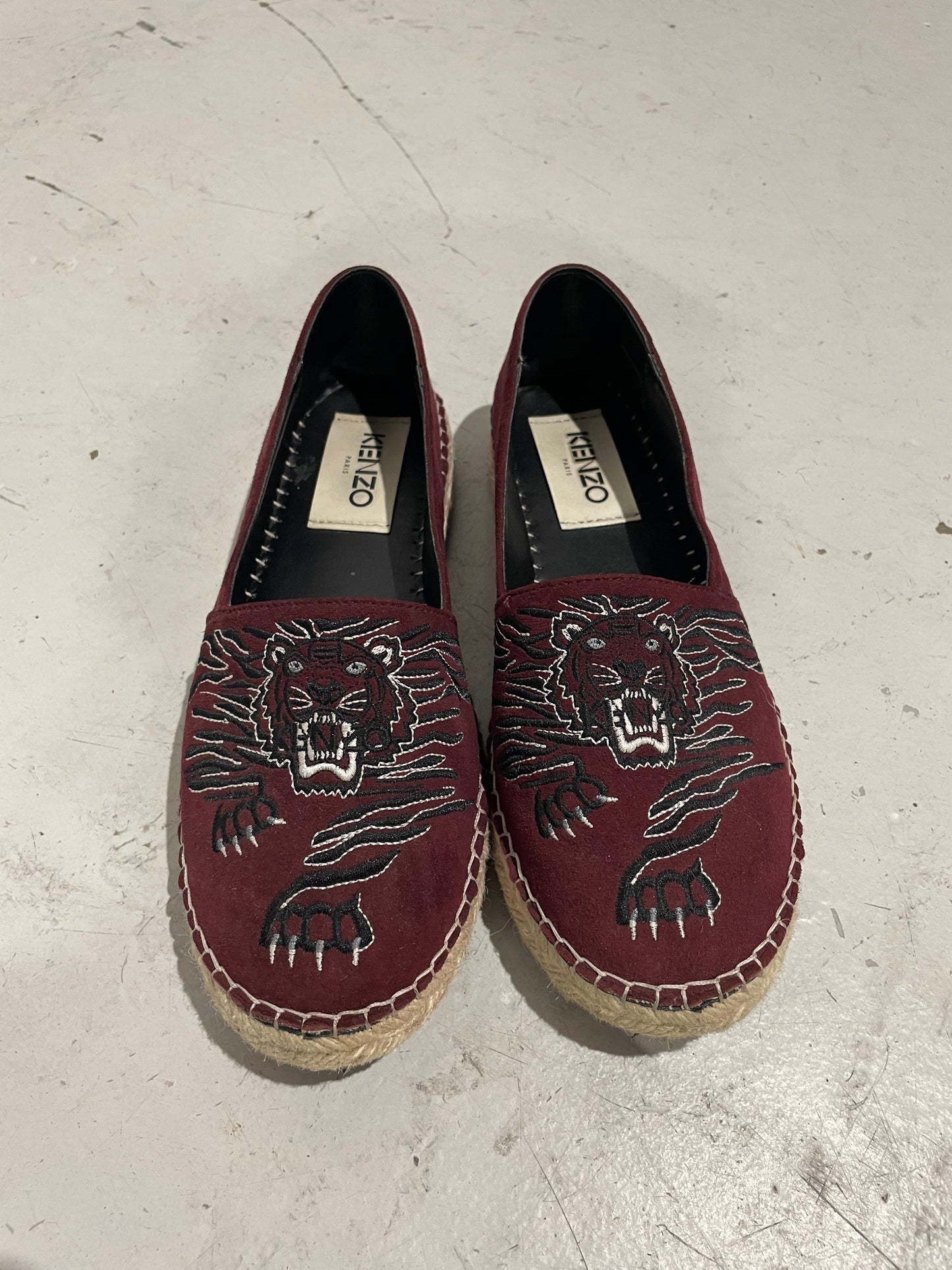 Kenzo bordeauxrode suède geborduurde flats 39