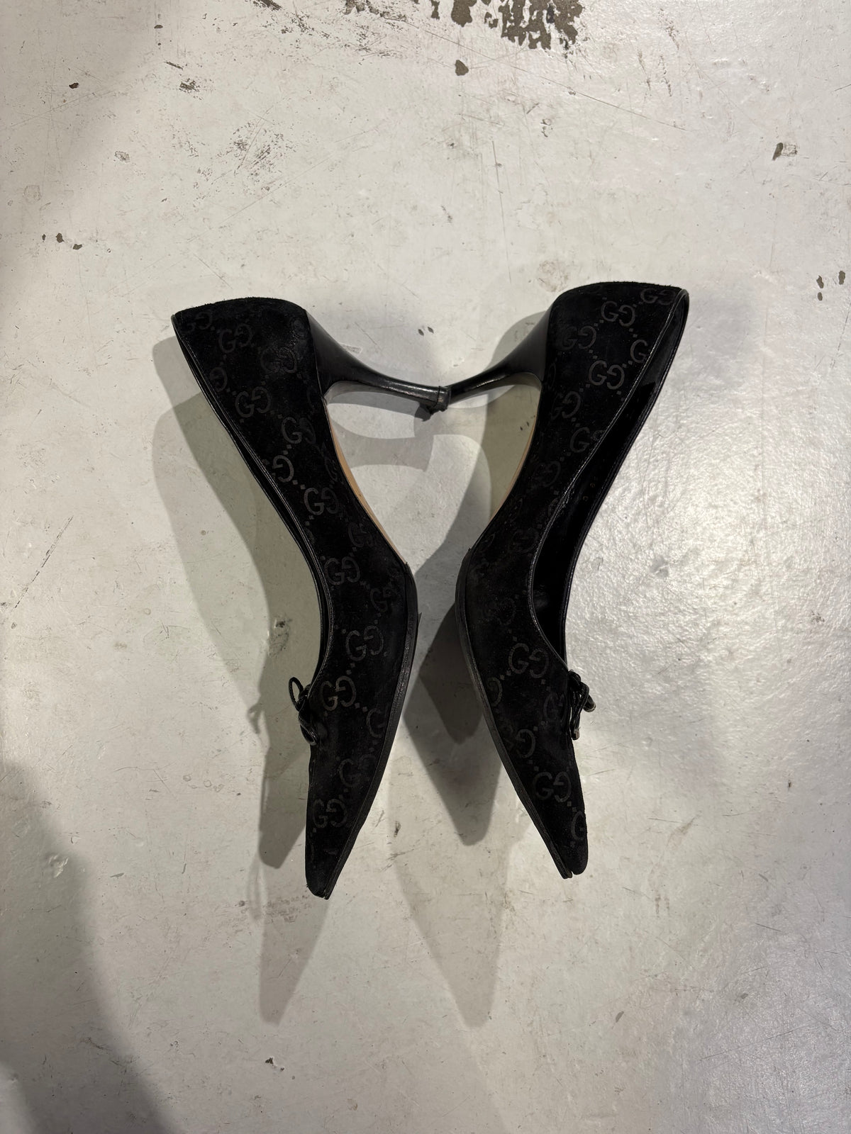 Vintage Gucci black suede GG pointed kitten heels 38C w/box