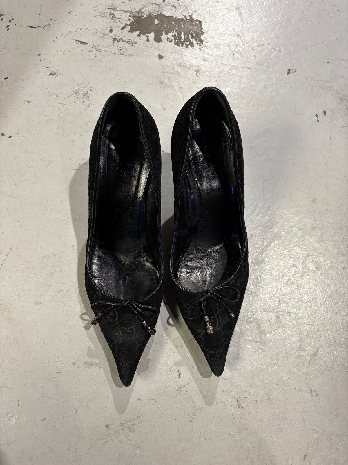 Vintage Gucci black suede GG pointed kitten heels 38C w/box