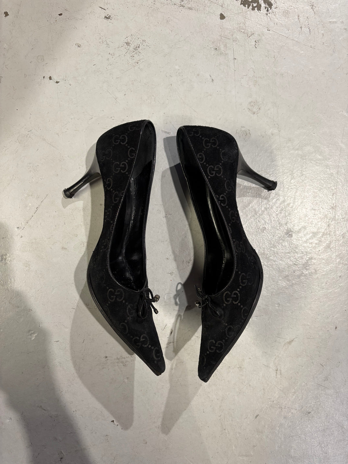 Vintage Gucci black suede GG pointed kitten heels 38C w/box