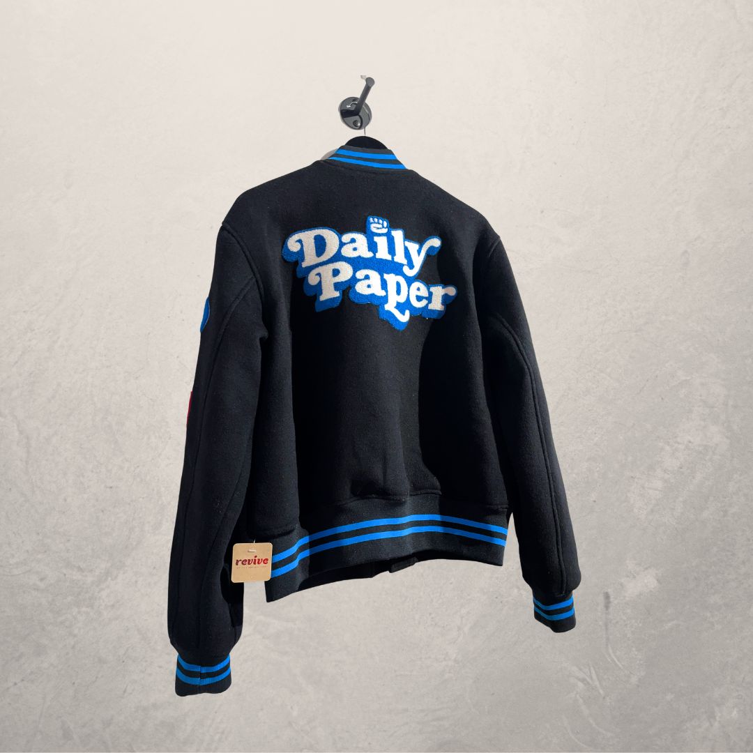 DAILY PAPER zwart letterman jasje M