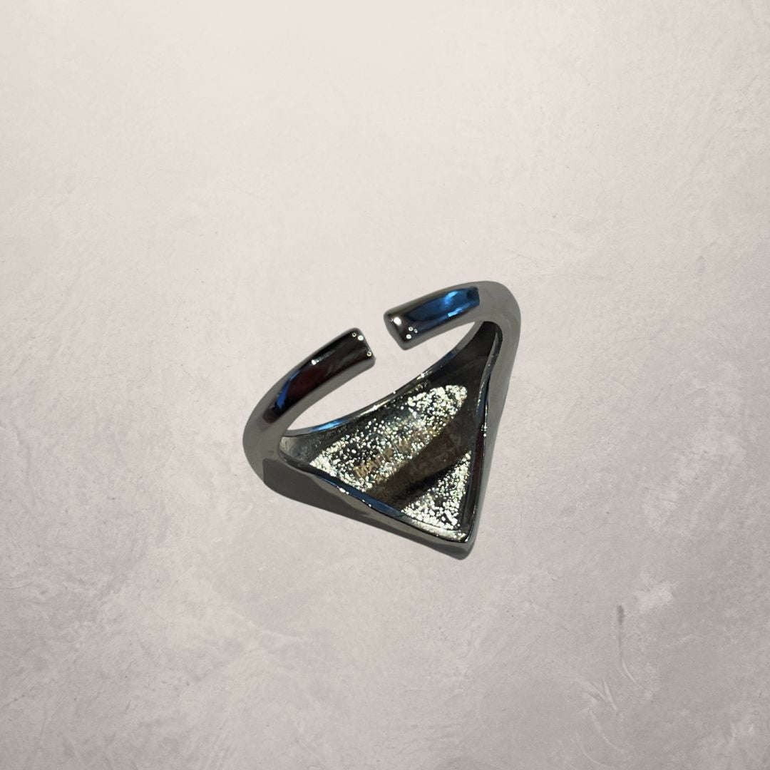 *Replica* Prada verzilverde verstelbare driehoekige logo ring OS