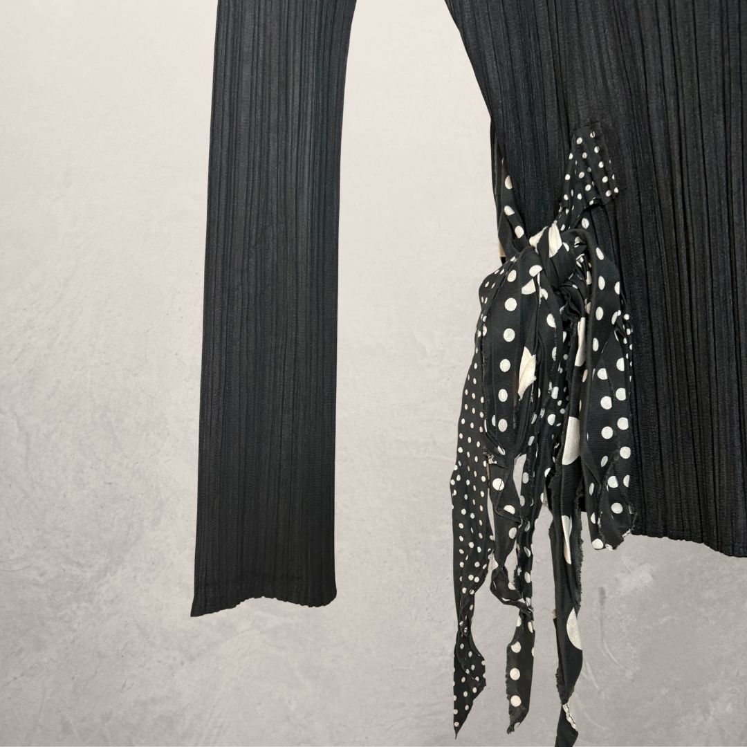 Issey Miyake pleats please	black polyester longsleeve bow blouse XS