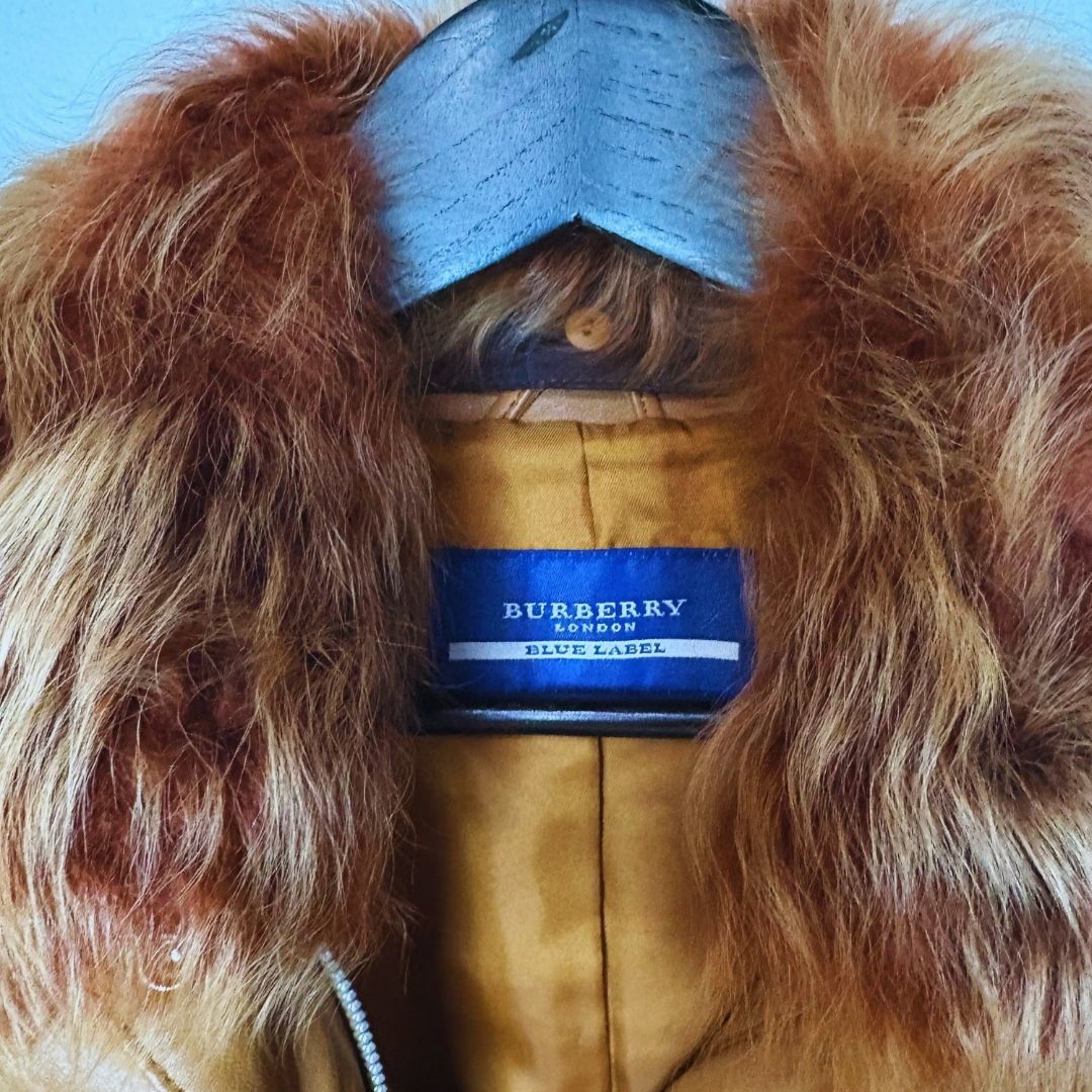 Burberry karamelbruin leren jack met bontkraag, getailleerd, maat XS/S