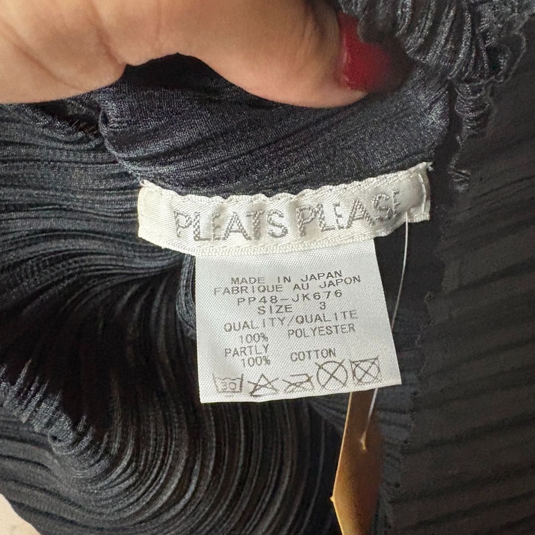 Issey Miyake pleats please	black polyester longsleeve bow blouse XS