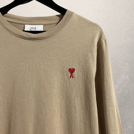 AMI beige trui met rood logo M